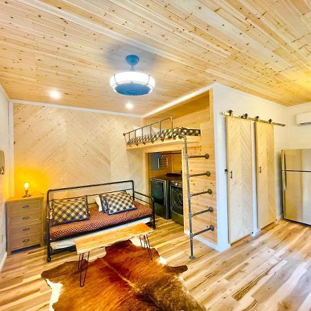 New Tiny Cabin Hot Tub Firepit Fenced Yard Sevierville Exterior foto